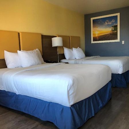 Days Inn By Wyndham Hayward Airport Bagian luar foto