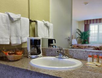 Days Inn By Wyndham Hayward Airport Ruang foto
