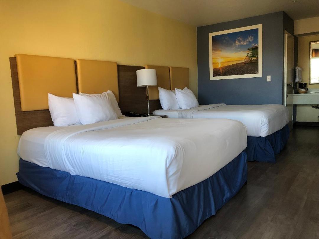 Days Inn By Wyndham Hayward Airport Bagian luar foto